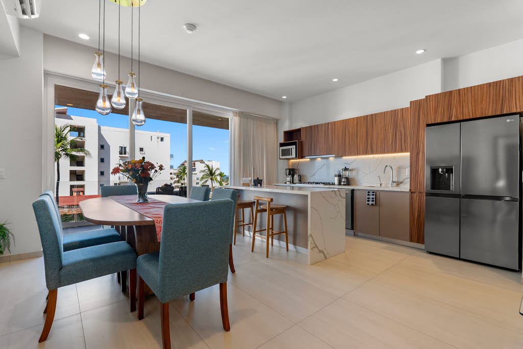 Luxury 2BR Lock-Off | Rooftop Pool | Golden Zone
