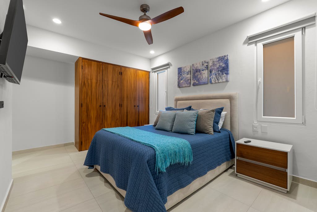 Cozy 1BR Bucerías stay with pool, gym, WiFi & kitchenette.