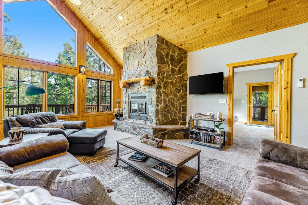 Lazy Bear Lodge