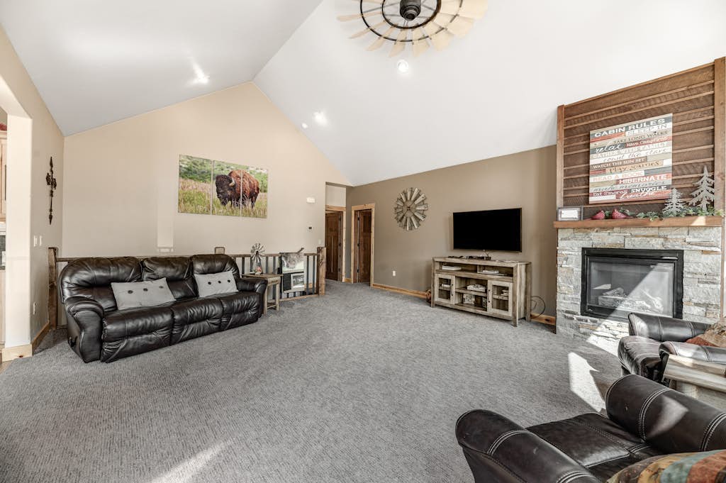 Brand new home w/private hot tub, foosball table, 2 gas fireplaces, & gas grill