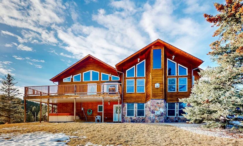 Spacious & secluded home with private hot tub, billiards, fireplaces, & deck