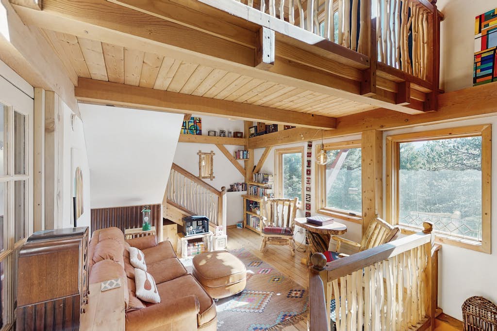 Charming retreat with modern comforts in serene views of Pike's Peak