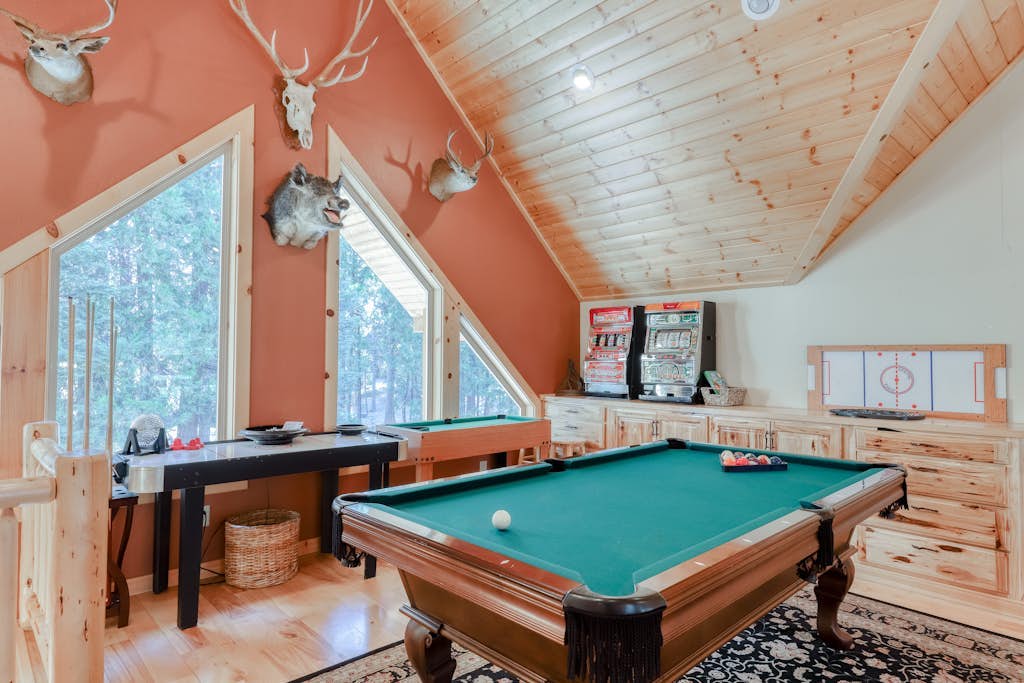 Beautiful Family-Friendly Cabin with WiFi & Great Location Near Shaver Lake