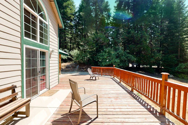 Dreamy mountain house w/large wood deck & private pool table - Dogs ok