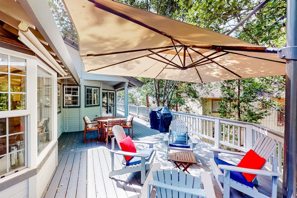Secluded retreat with pool, nature views, patio, fireplace, & close to lake