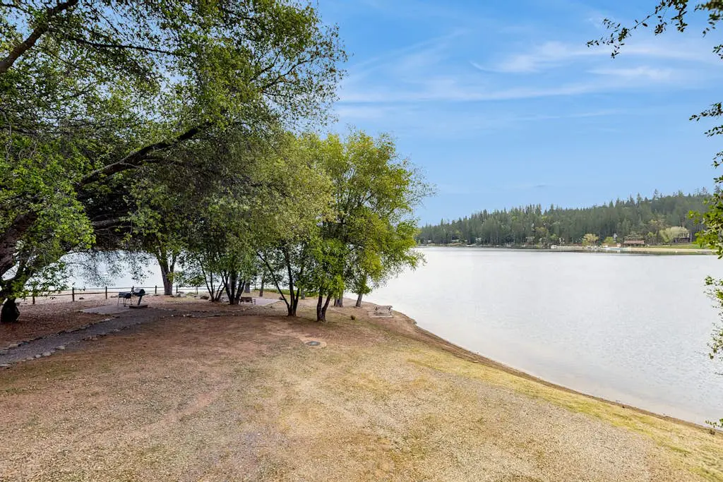Allen Edgewater Retreat