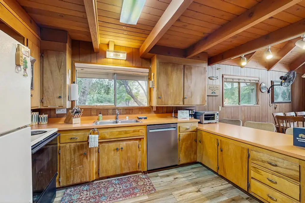 Allen Edgewater Retreat