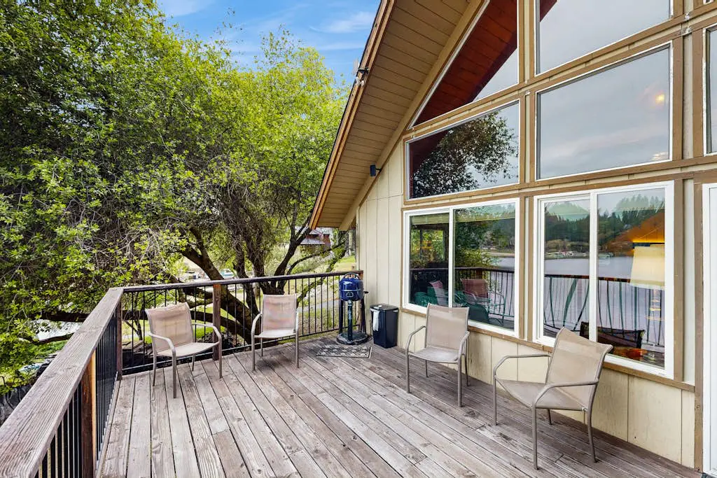 Allen Edgewater Retreat