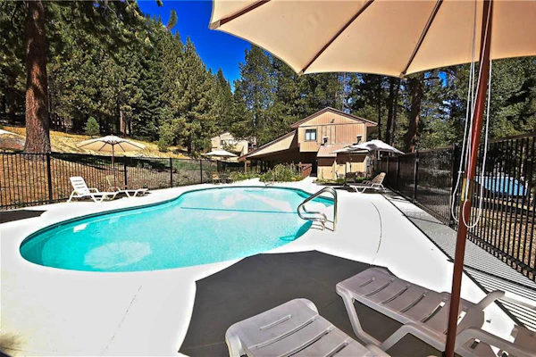 Rustic Condo with Shared Pool & Hot Tub - Walking Distance to Huntington Lake