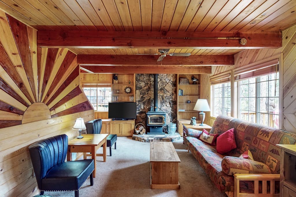 Cozy Blue Lake Springs Cabin with Large Deck, Grill, WiFi, & Private W/D