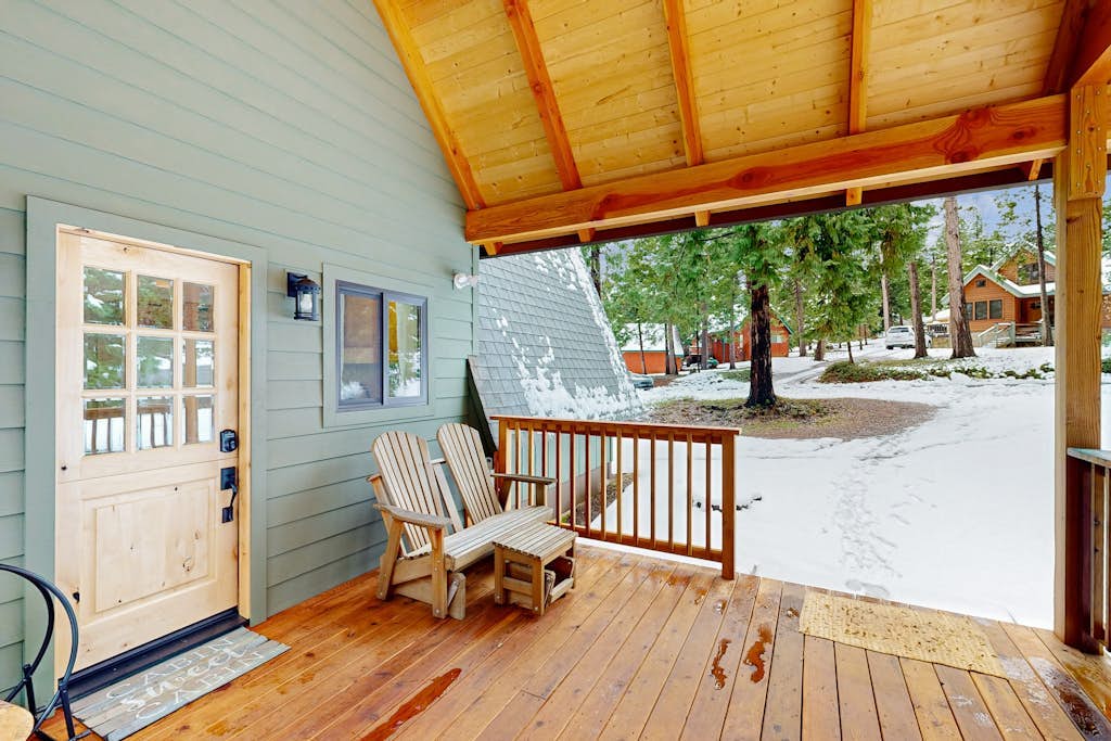Dog-friendly wilderness retreat with pool, grill, circular fireplace, & W/D