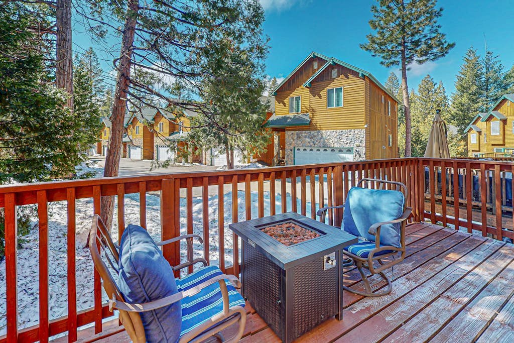 Stunning Dog-Friendly Shaver Lake Home with Deck, Garage, Gourmet Kitchen