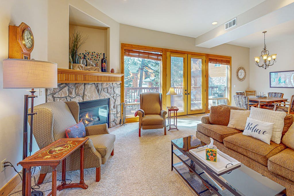 Stunning Dog-Friendly Shaver Lake Home with Deck, Garage, Gourmet Kitchen