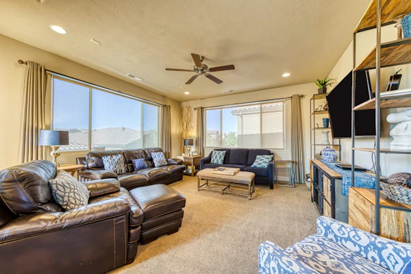 Spacious Home with Shared Two-Tiered Pool & Huge Hot Tub, Free WiFi