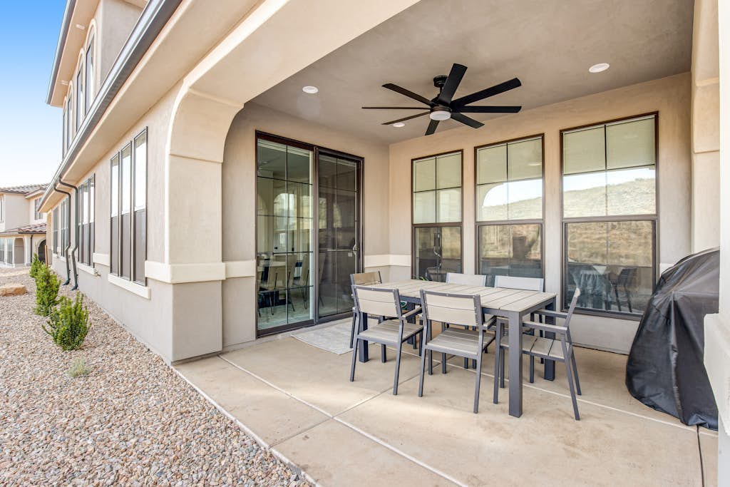 Brand new townhome with shaded patio, desert views, central AC & great location