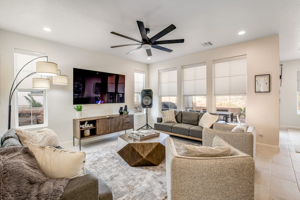 Brand new townhome with shaded patio, desert views, central AC & great location