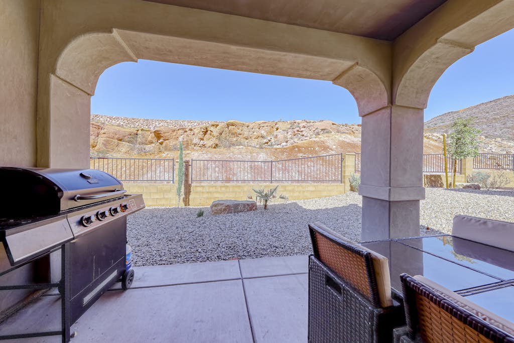 Enchanting townhome - your gateway to southern Utah fun with lazy river pool