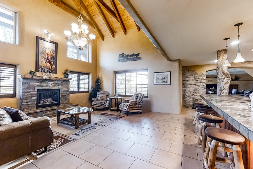 Spacious home with pool, hot tub, & firepit - close to Zion National Park