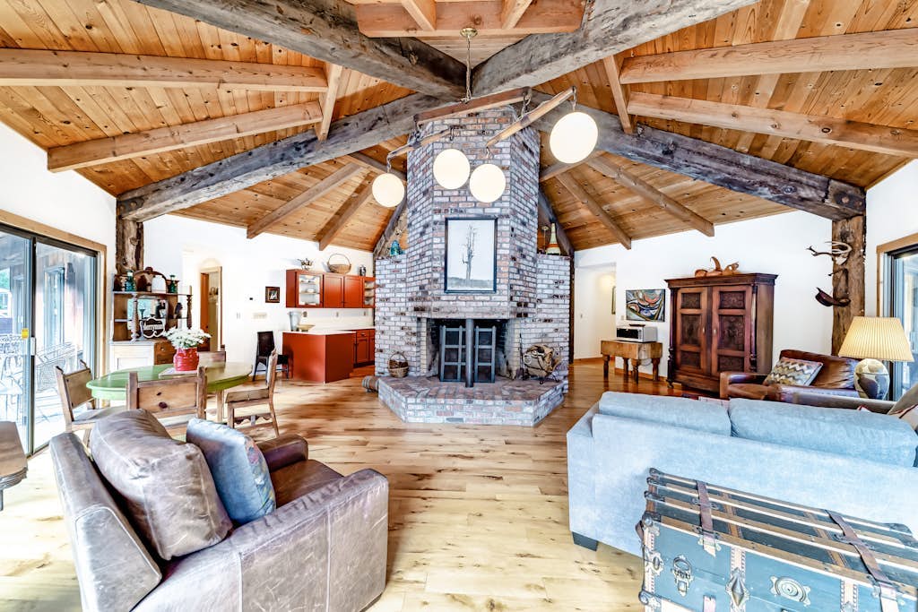Cabin near the river with private pool, wood-burning fireplace & patio