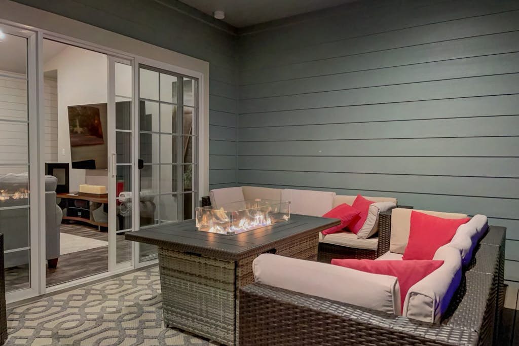 Newly built home with hot tub, fire table, game room & gym with Peloton bike