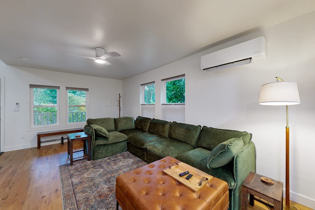 Serene, renovated  home on 3 acres - close to hiking trails, redwoods, & beach