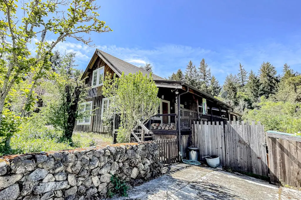 Cozy Trinity Cottage