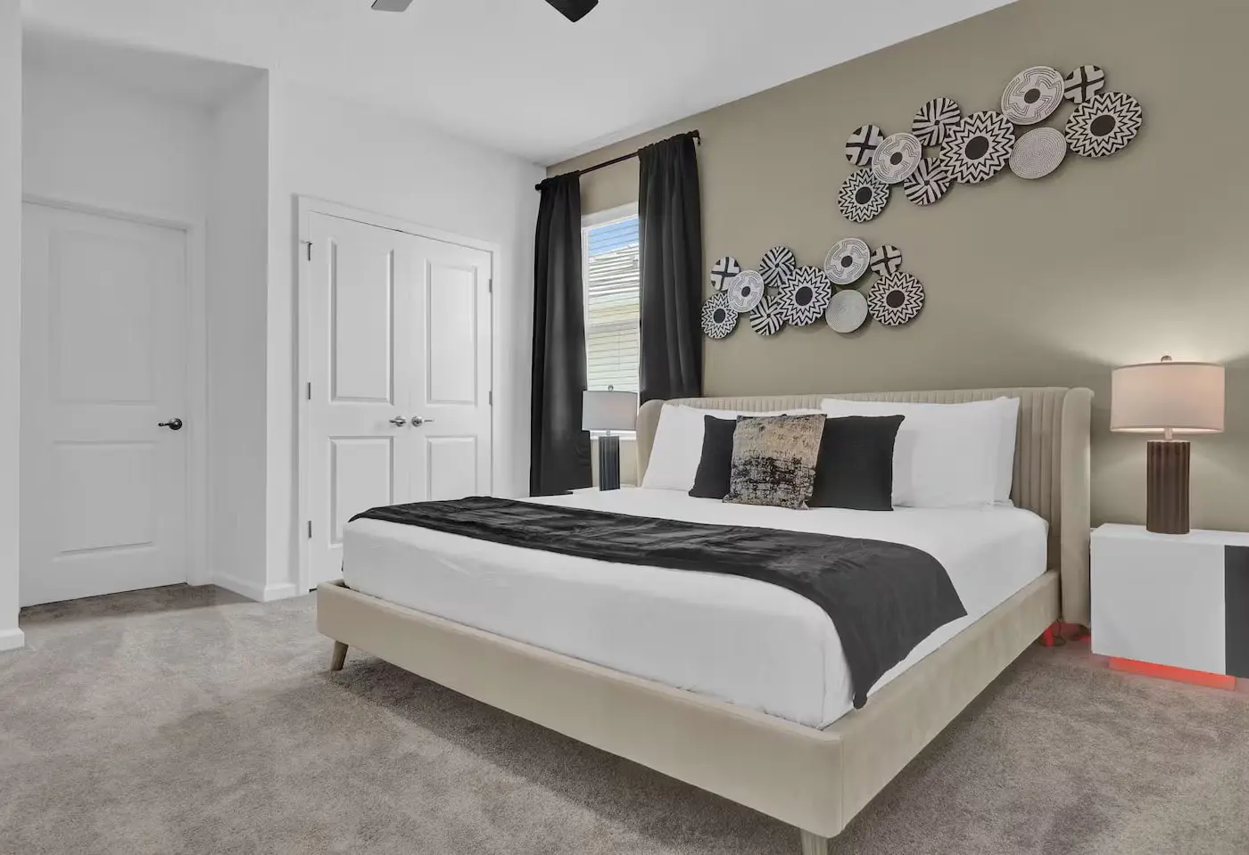 Modern Home at Sonoma! Sleeps 32