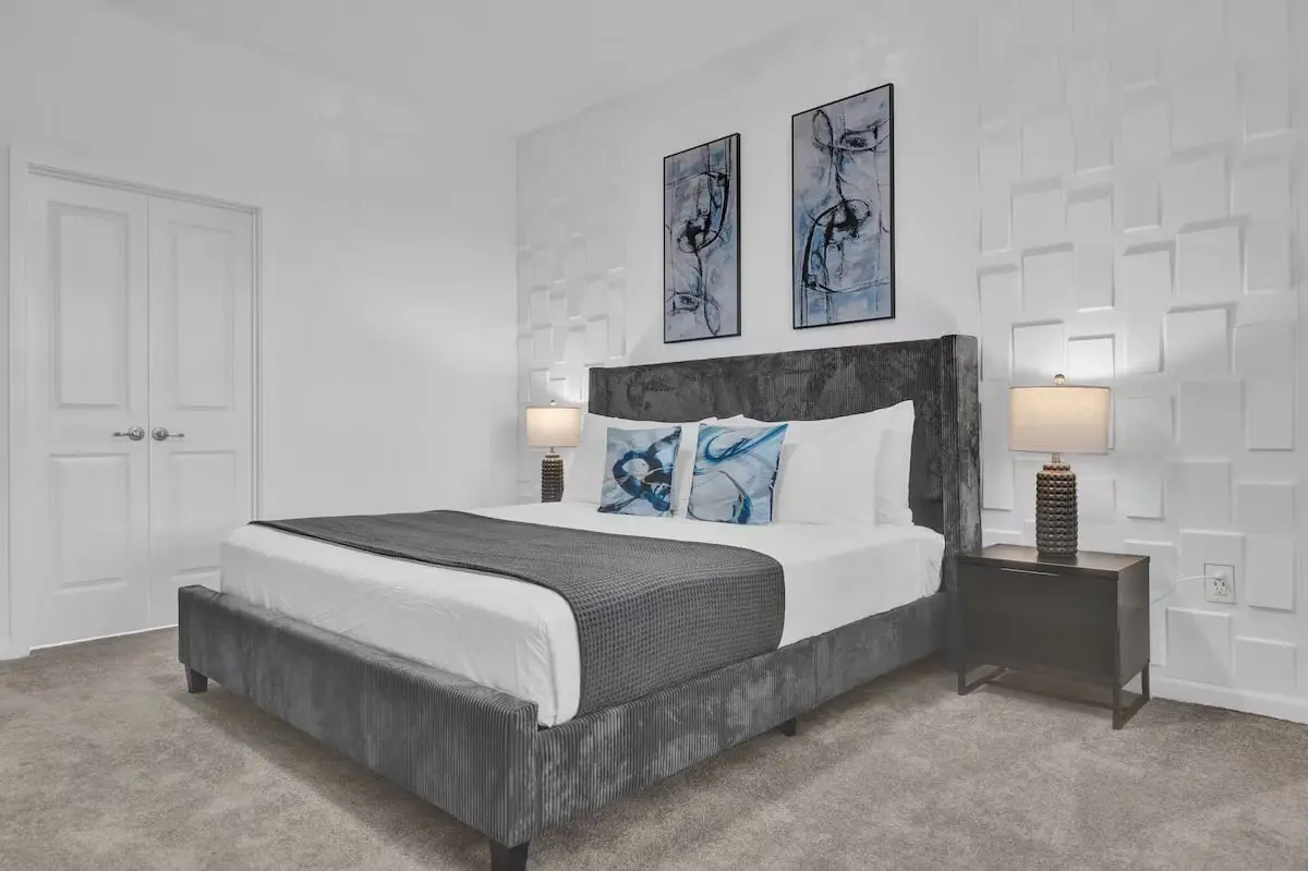 Modern Home at Sonoma! Sleeps 32