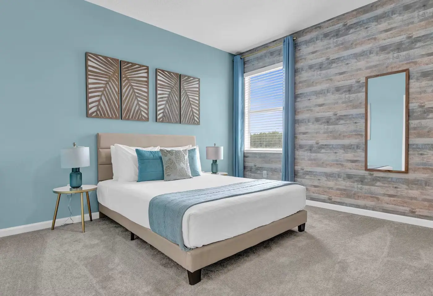 Modern Home at Sonoma! Sleeps 32
