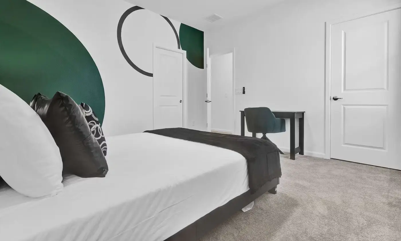 Modern Home at Sonoma! Sleeps 32