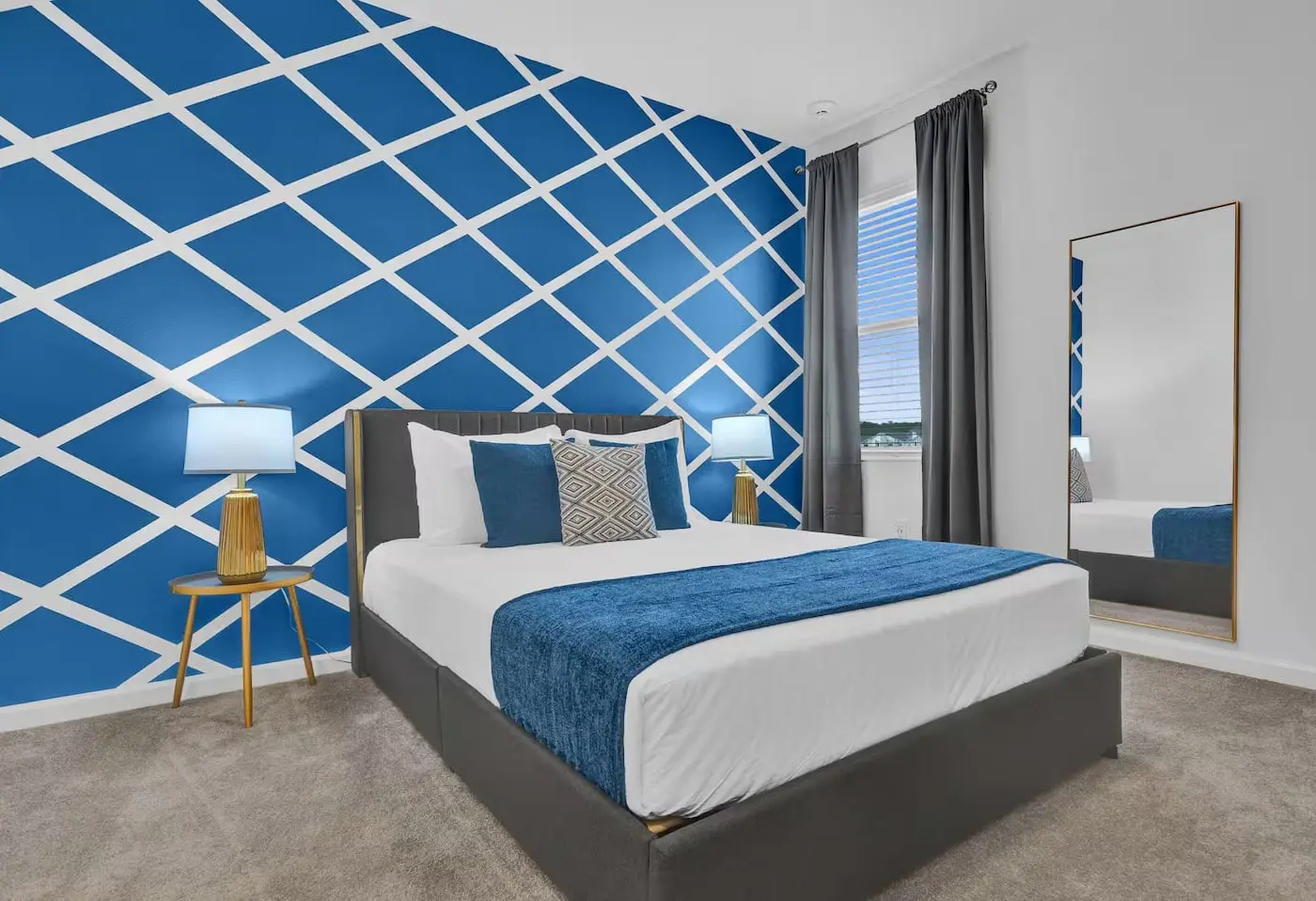 Modern Home at Sonoma! Sleeps 32
