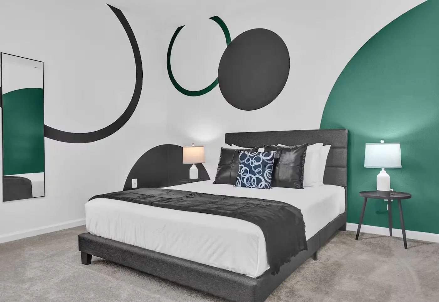 Modern Home at Sonoma! Sleeps 32