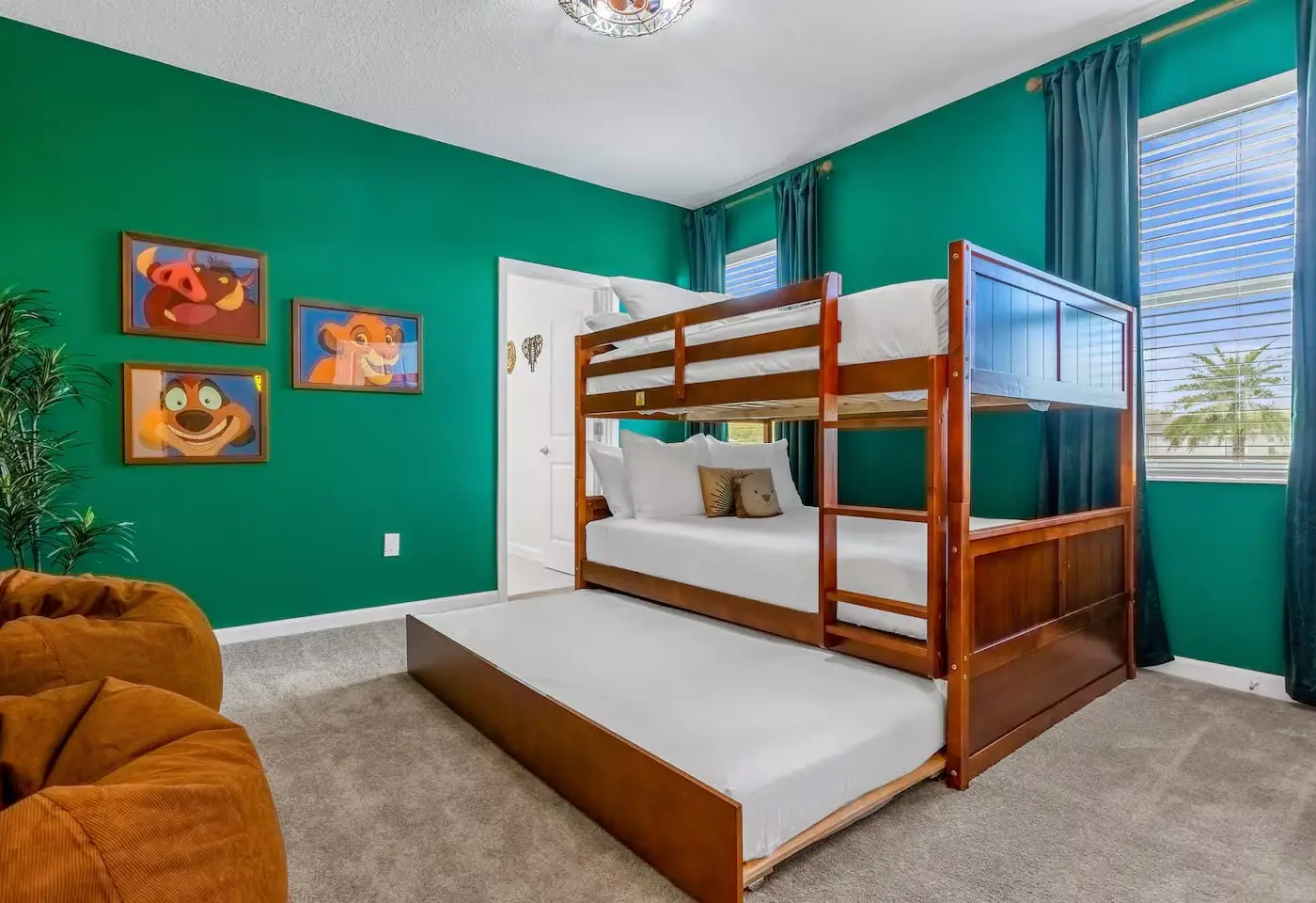 Modern Home at Sonoma! Sleeps 32