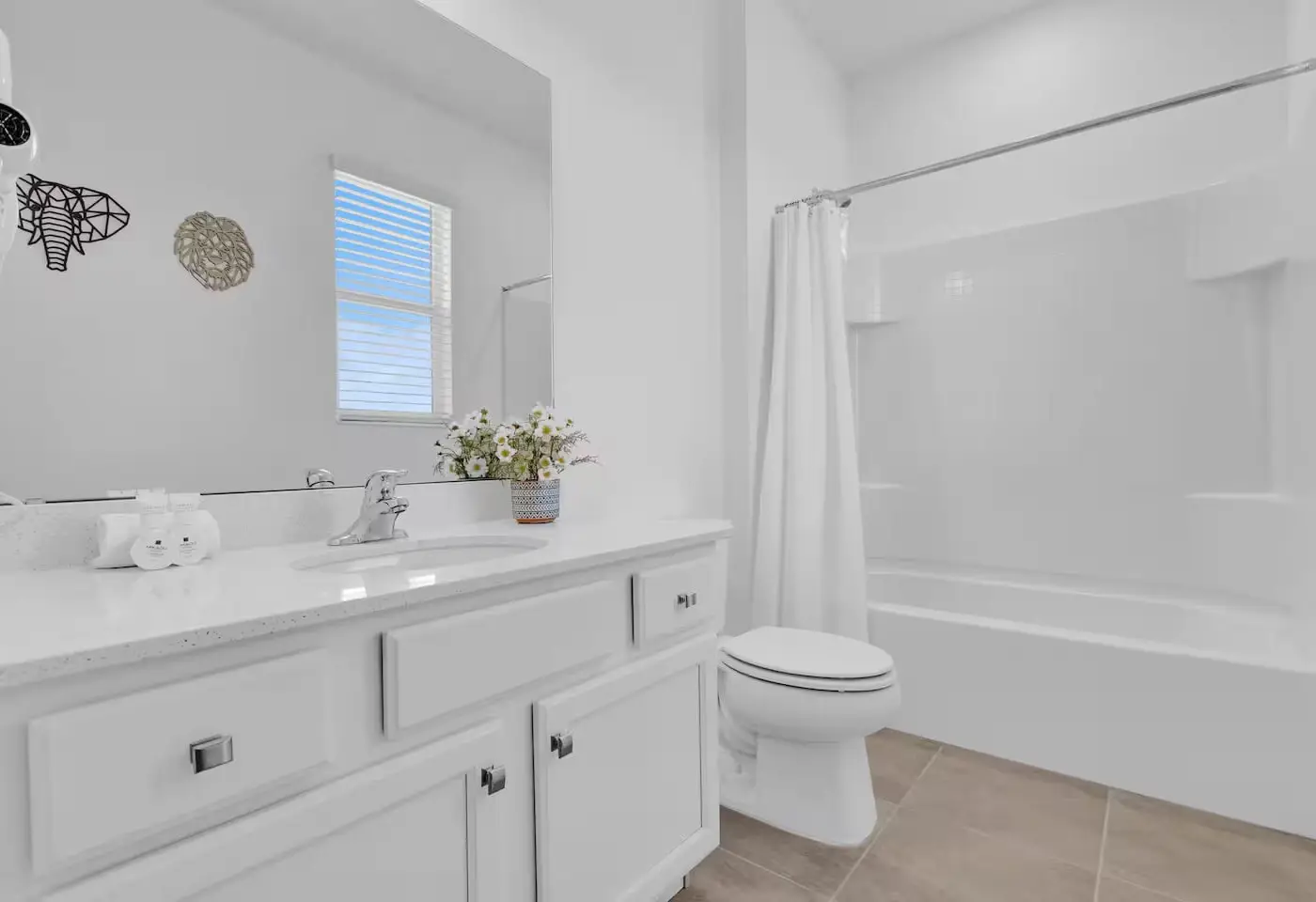 Modern Home at Sonoma! Sleeps 32