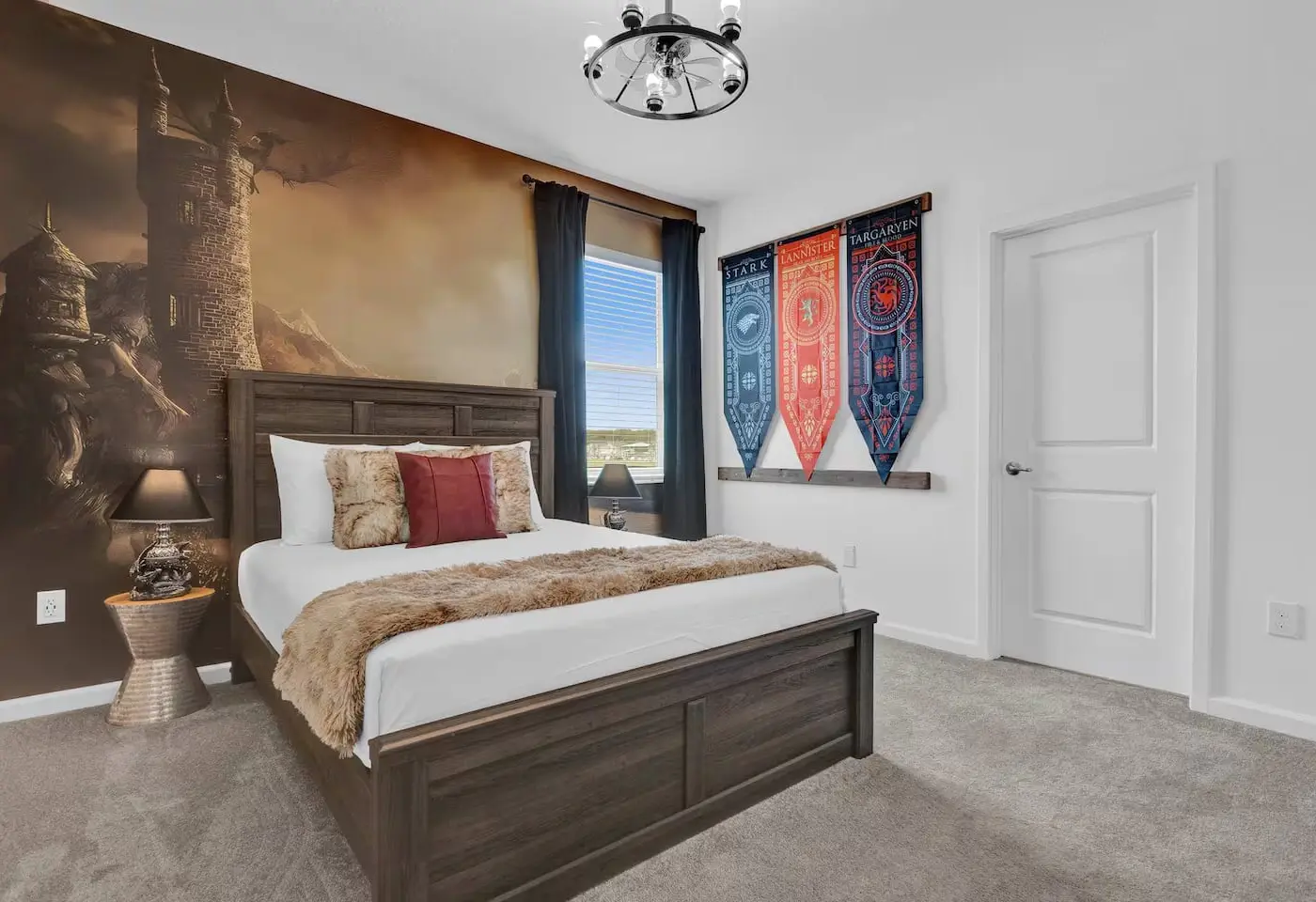 Modern Home at Sonoma! Sleeps 32