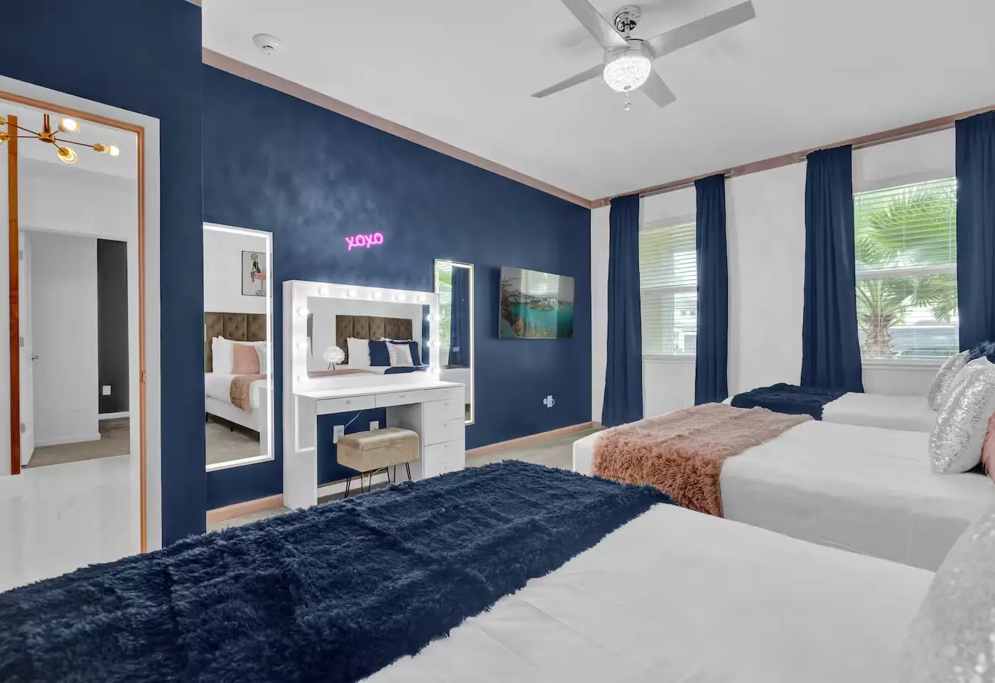 Modern Home at Sonoma! Sleeps 32