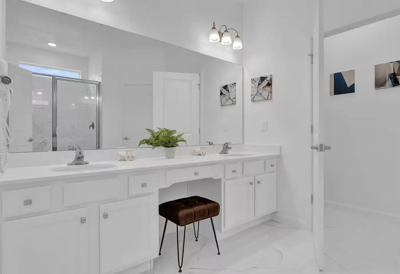Modern Home at Sonoma! Sleeps 32