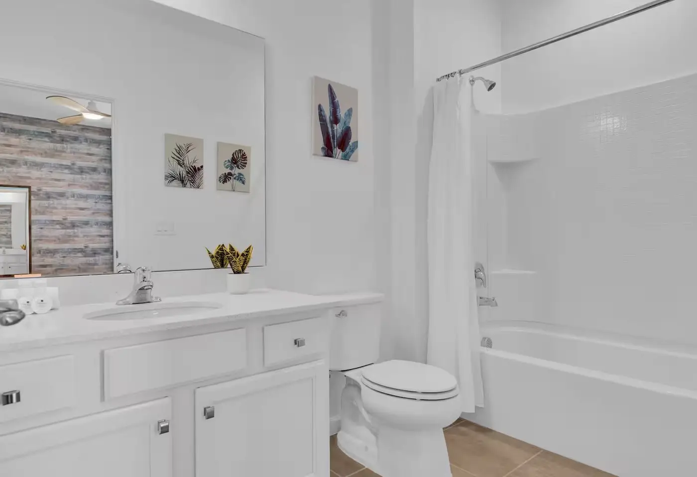 Modern Home at Sonoma! Sleeps 32