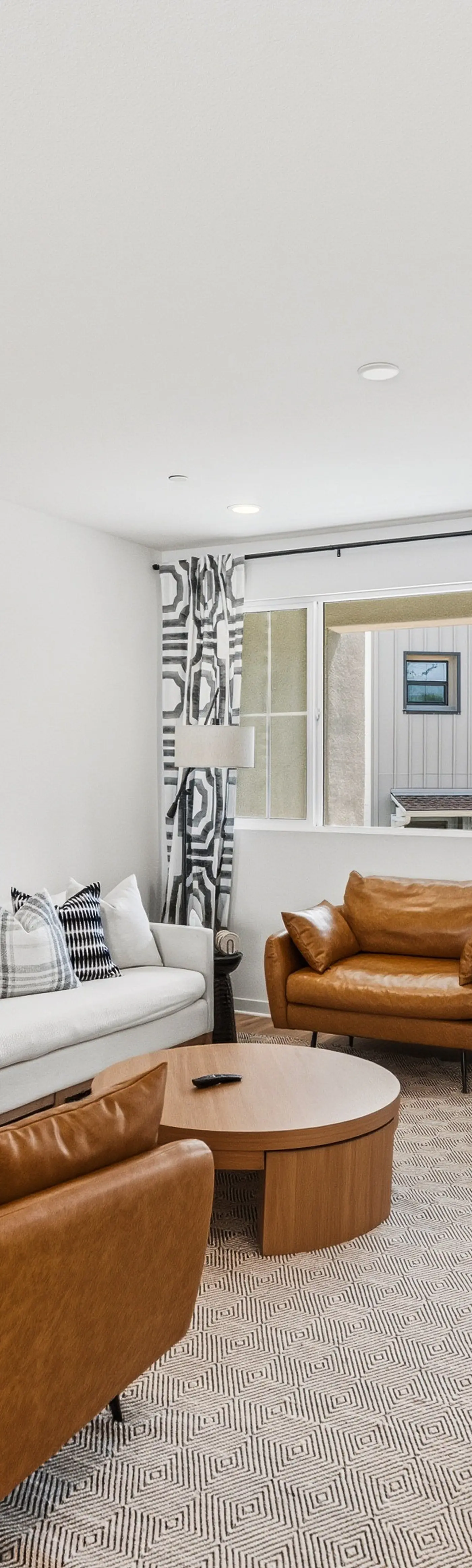 Modern 4BR Townhouse near Beach & Legoland