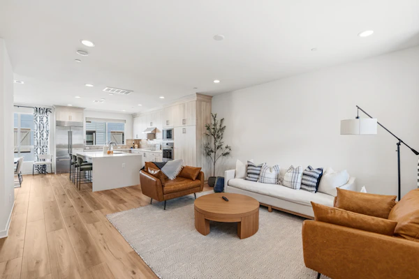 Modern 4BR Townhouse near Beach & Legoland