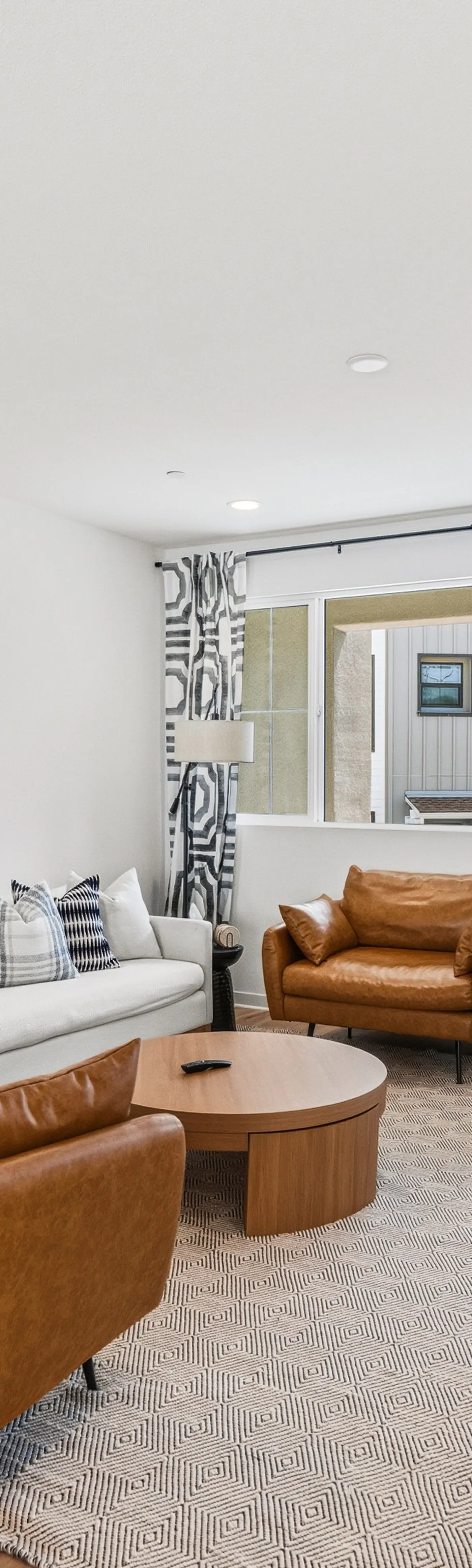 Modern 4BR Townhouse near Beach & Legoland