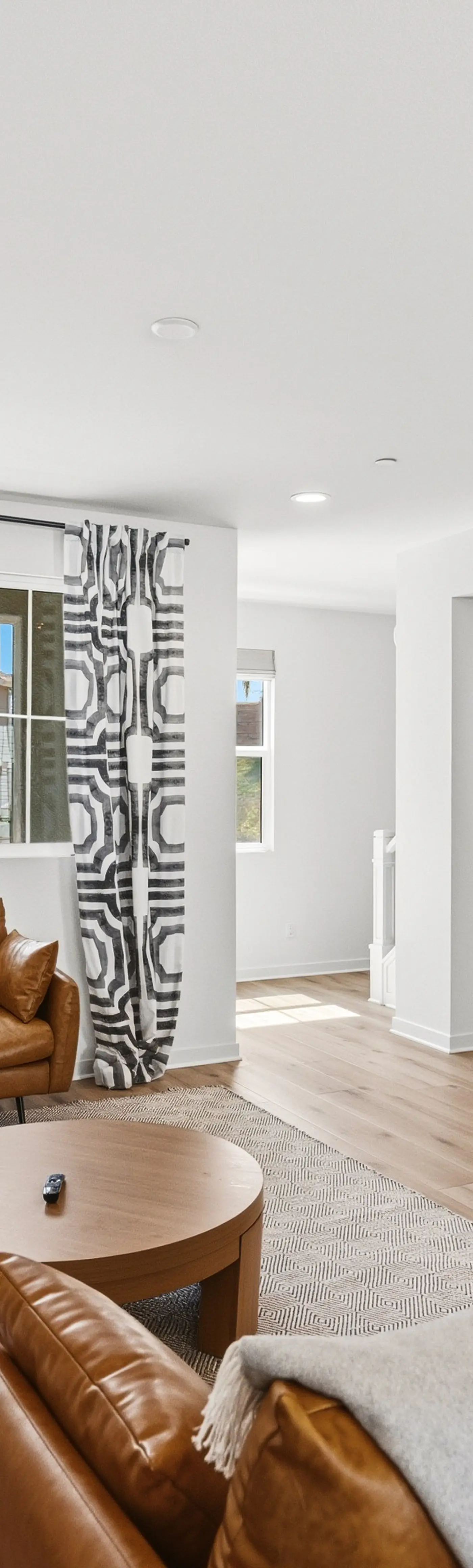 Modern 4BR Townhouse near Beach & Legoland