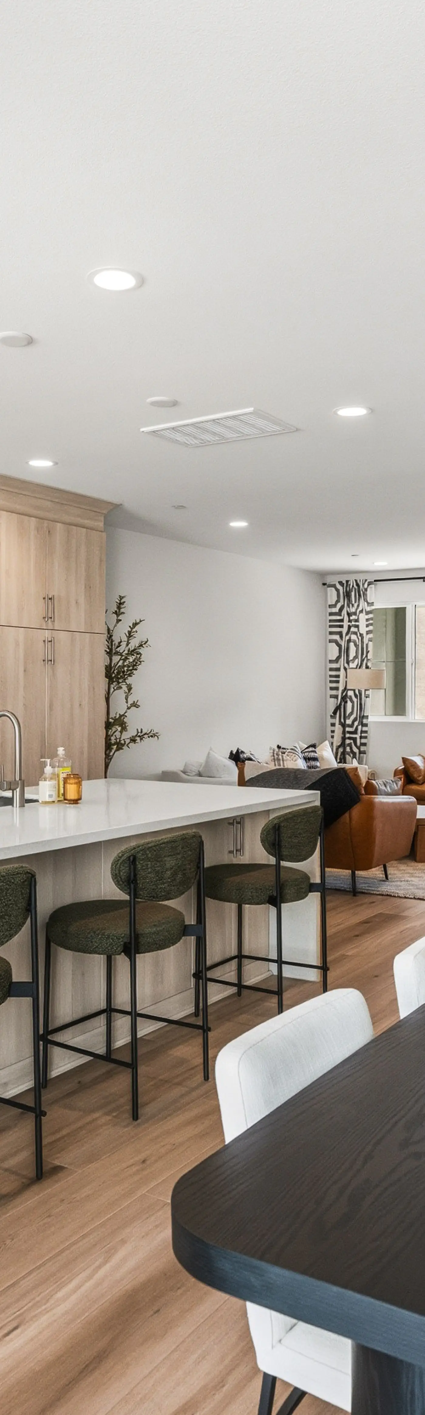 Modern 4BR Townhouse near Beach & Legoland