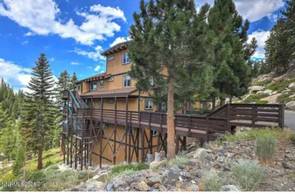 Heavenly Vista Lago Lake View - Luxury Ski-In-Ski-Out Retreat with Stunning Lake Views