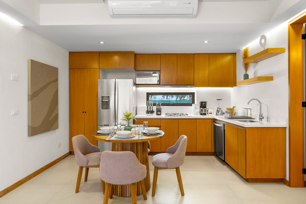 2BR condo in La Cruz with pool, balcony, AC, WiFi & kitchen.
