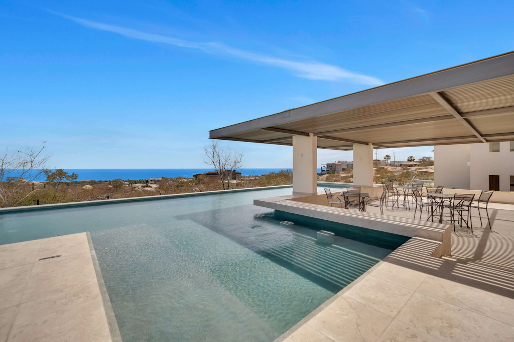 Marvelous brand new 2 BR Condo - Pool with Ocean Views