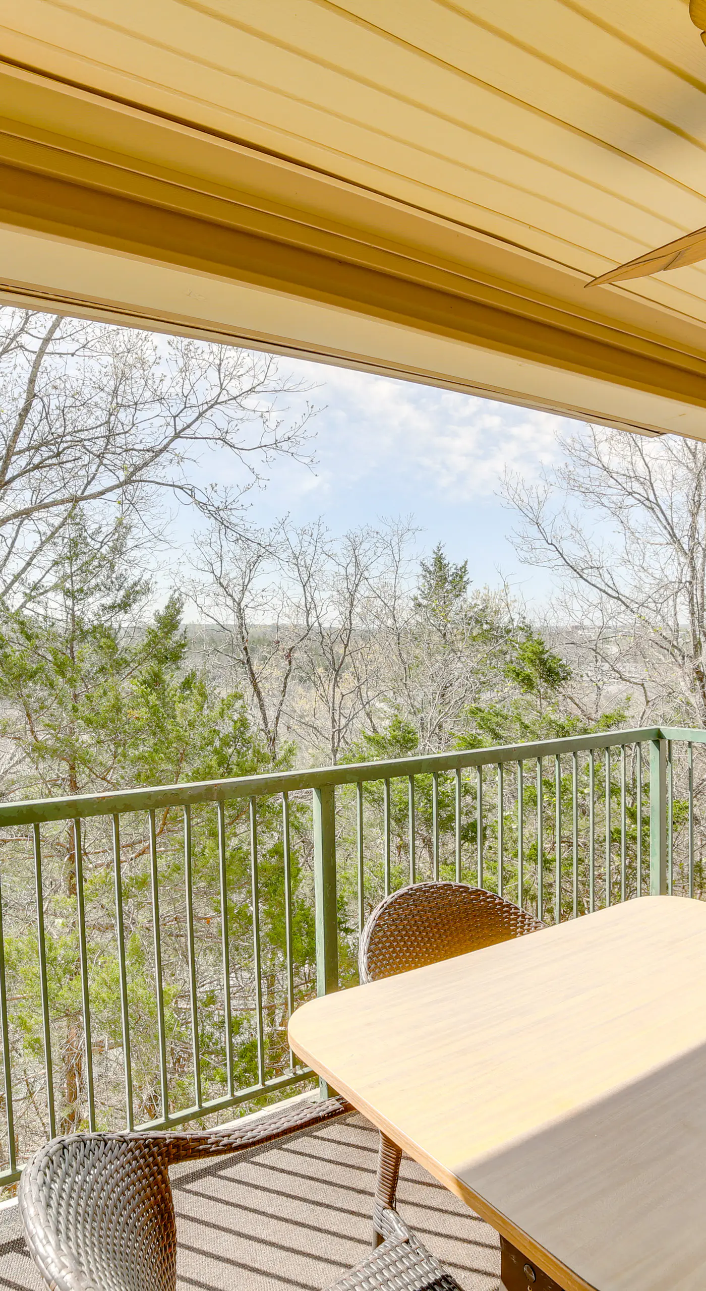 3 Mi to Branson Landing: Condo w/ Pool Access