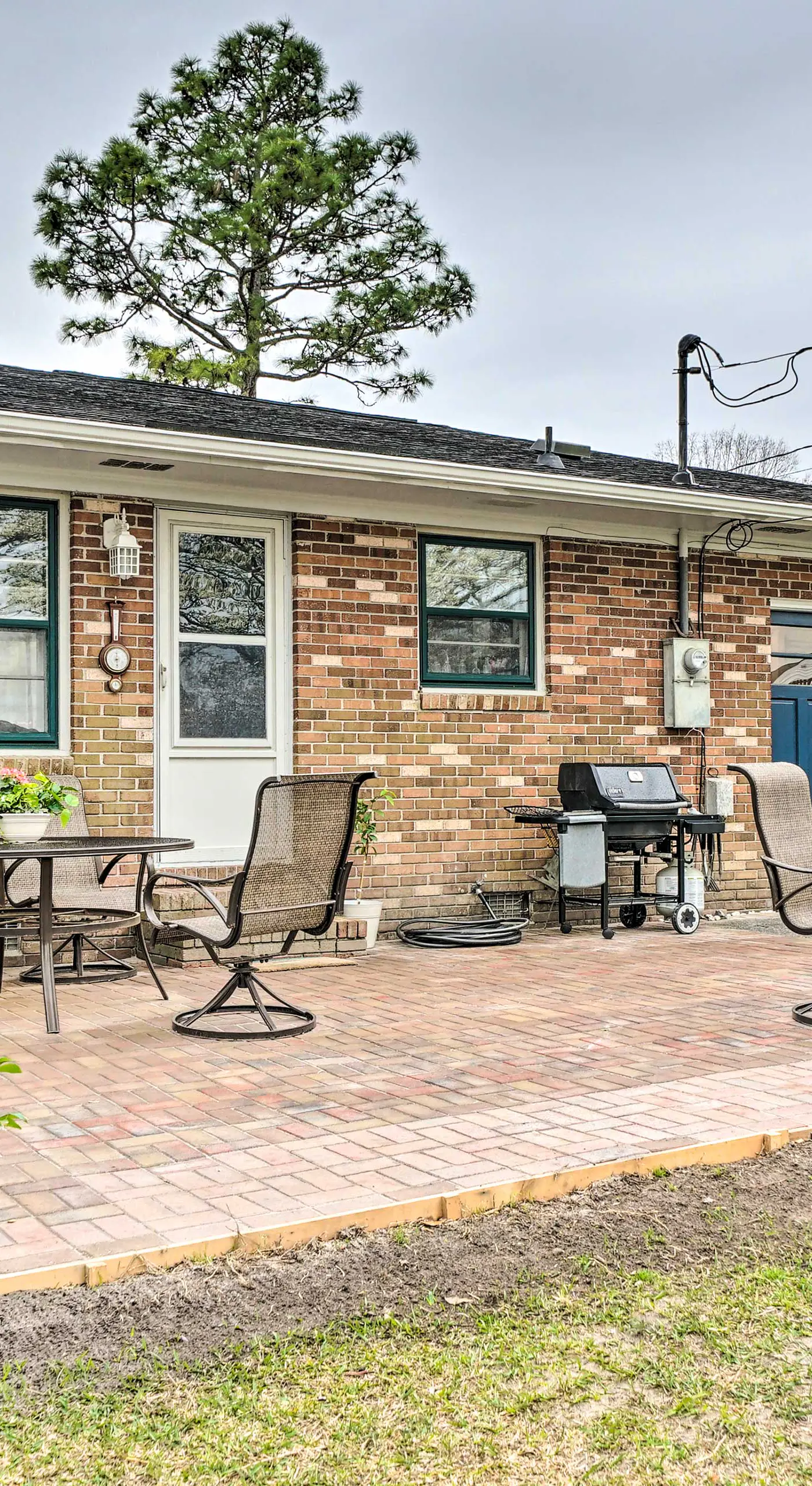 Cozy Wilmington Vacation Rental: 10 Mi to Beach!