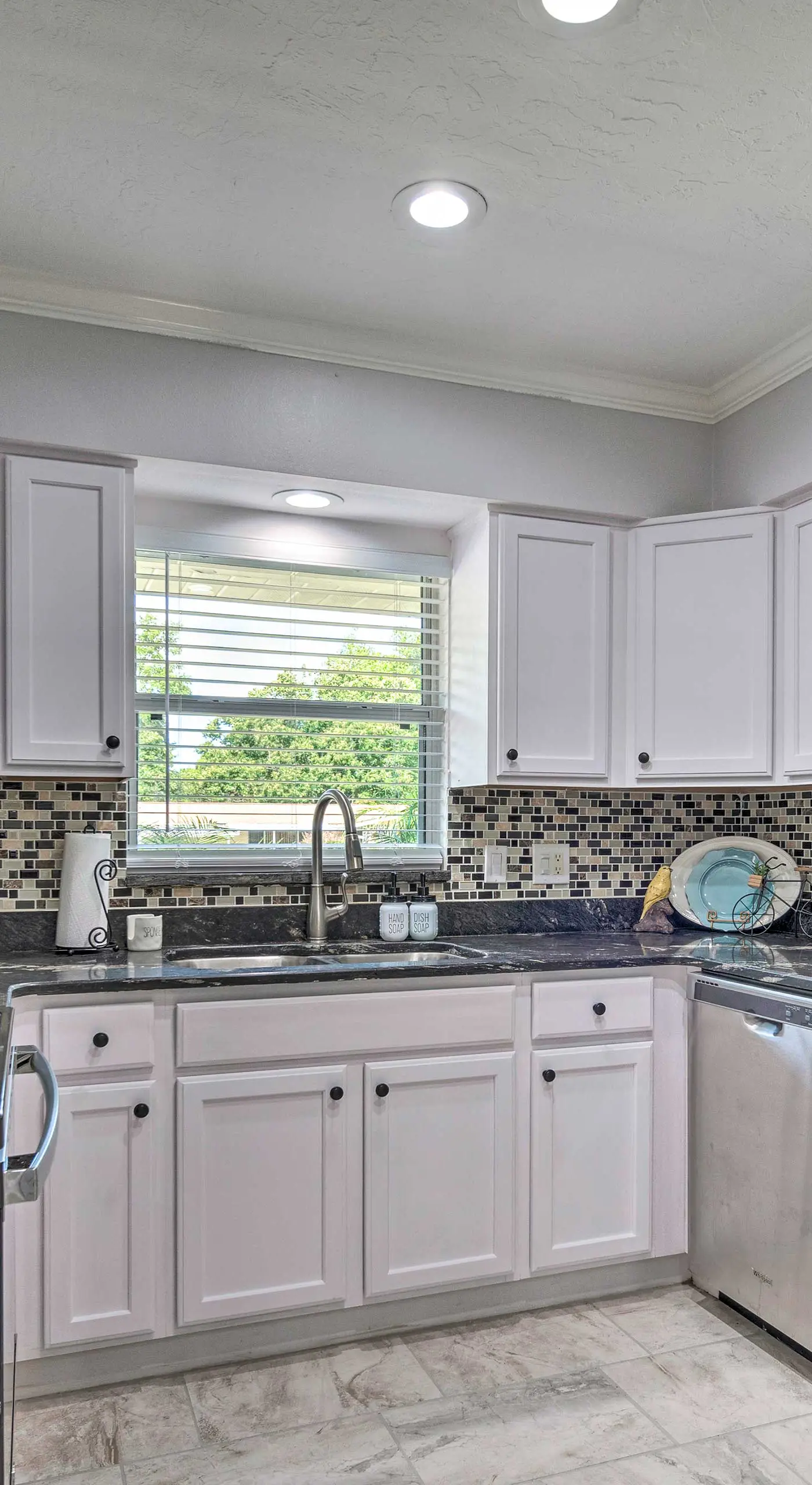 Hot Tub + Game Room: Crystal River Retreat!