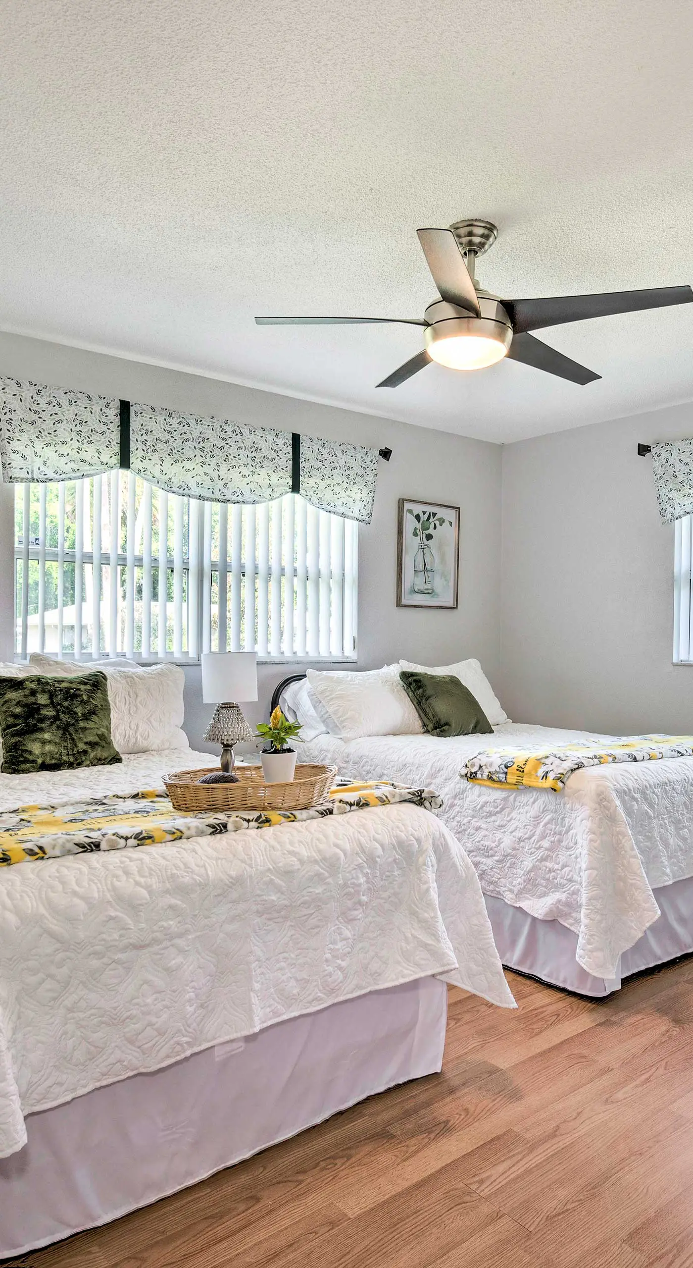 Hot Tub + Game Room: Crystal River Retreat!